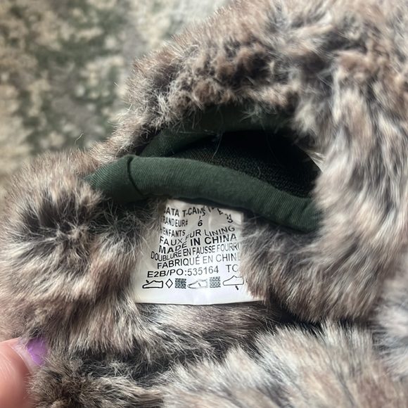 NWOT Youth size 6 Bogs - Picture 9 of 12